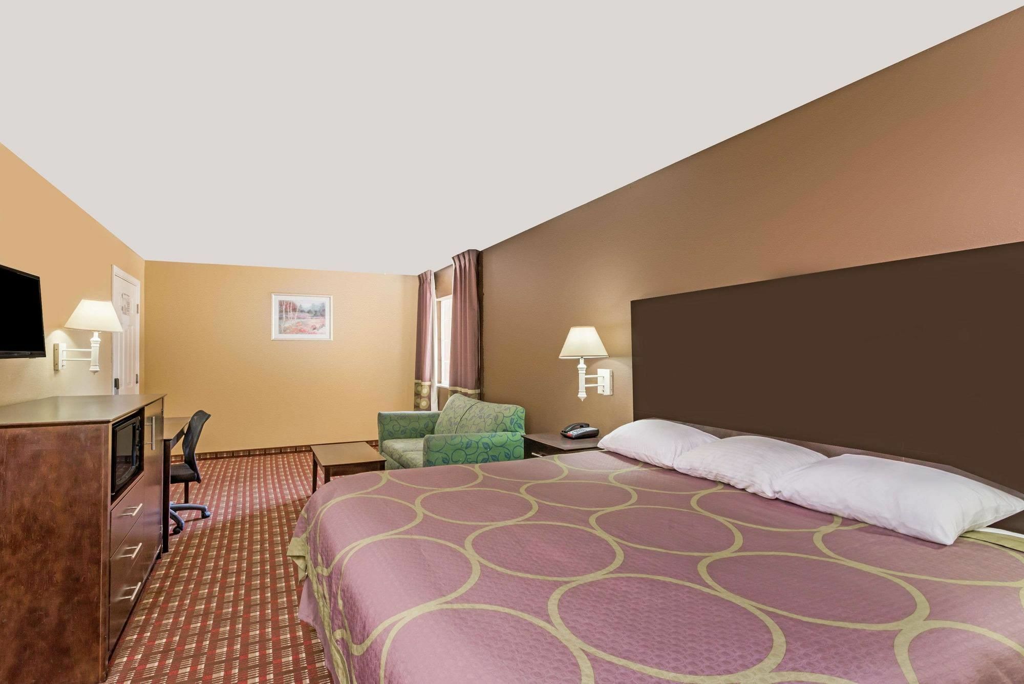 Super 8 By Wyndham Lake Charles Northeast Dış mekan fotoğraf
